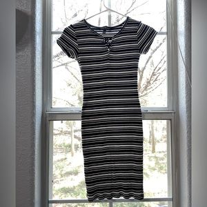 Brand:Derek Heart
Size: S
Color: Black & White
Material: 95%Algodōn 5%Spandex